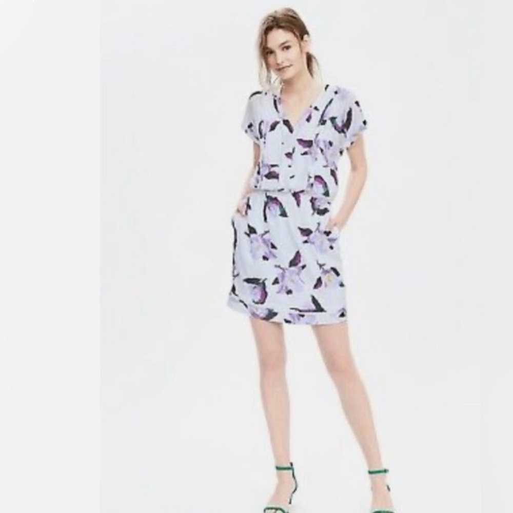 Beautiful Banana Republic Magnolia print dress, white, tie waist, with pockets